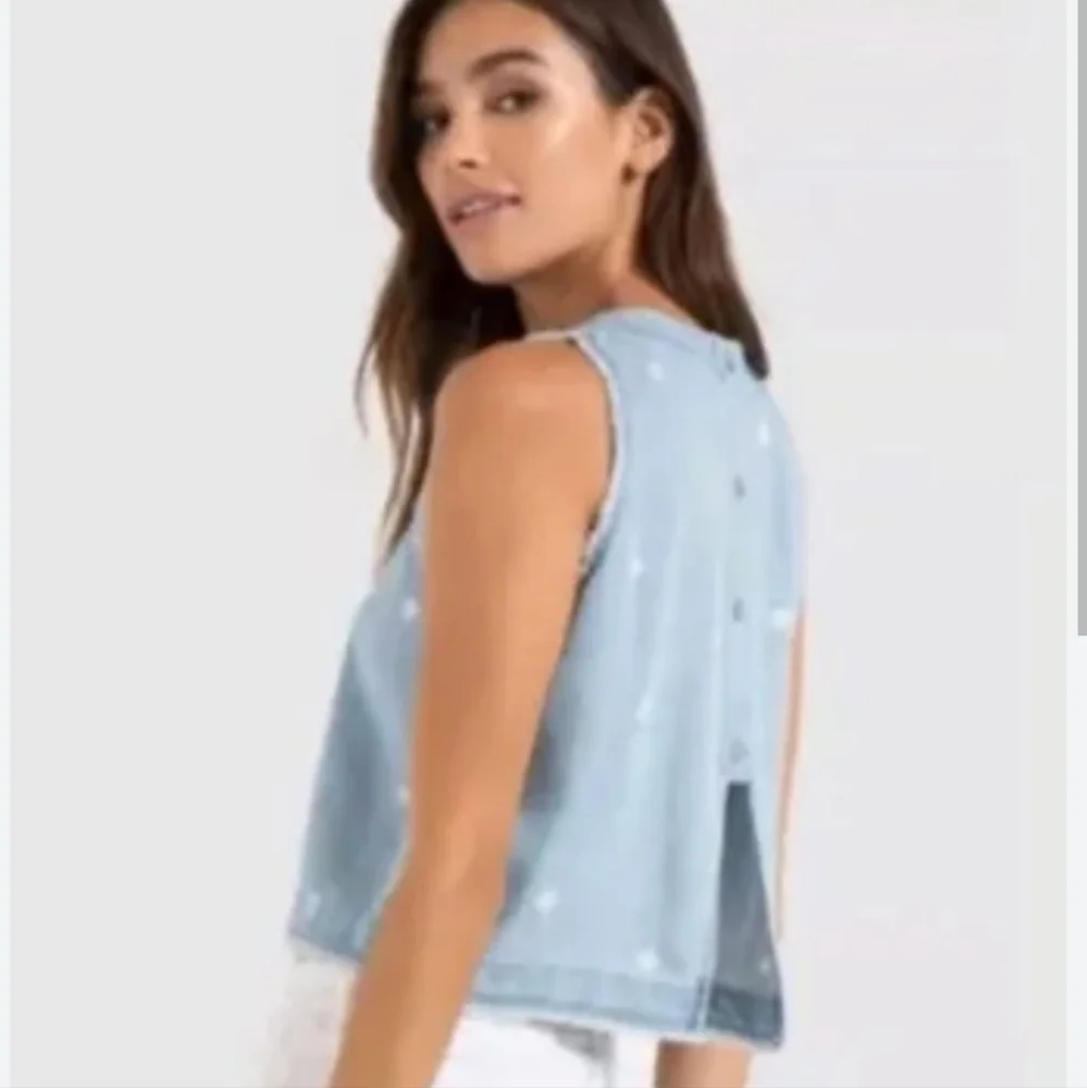 Anthropologie Cloth & Stone Polka Dot Chambray Button Back Tank Top Size Medium - Picture 2 of 7